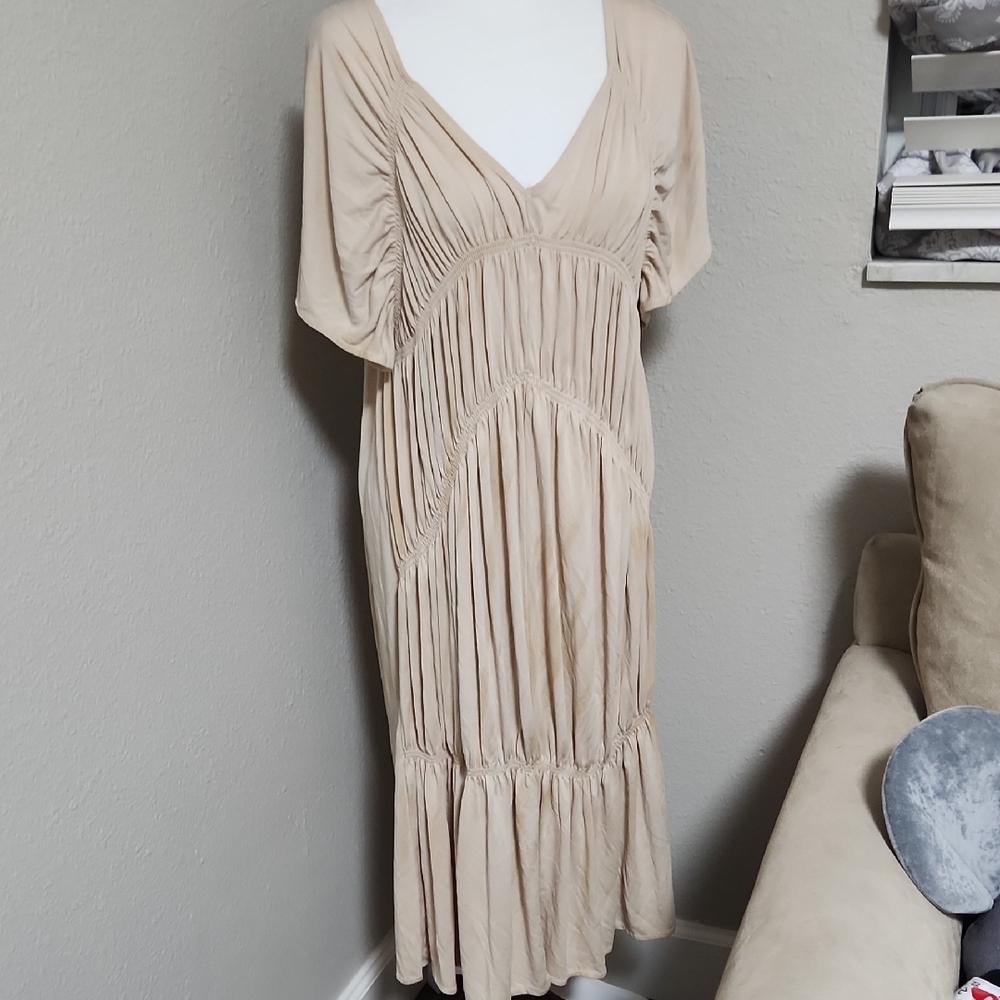 NWT POL shirred knit gathered midi dress